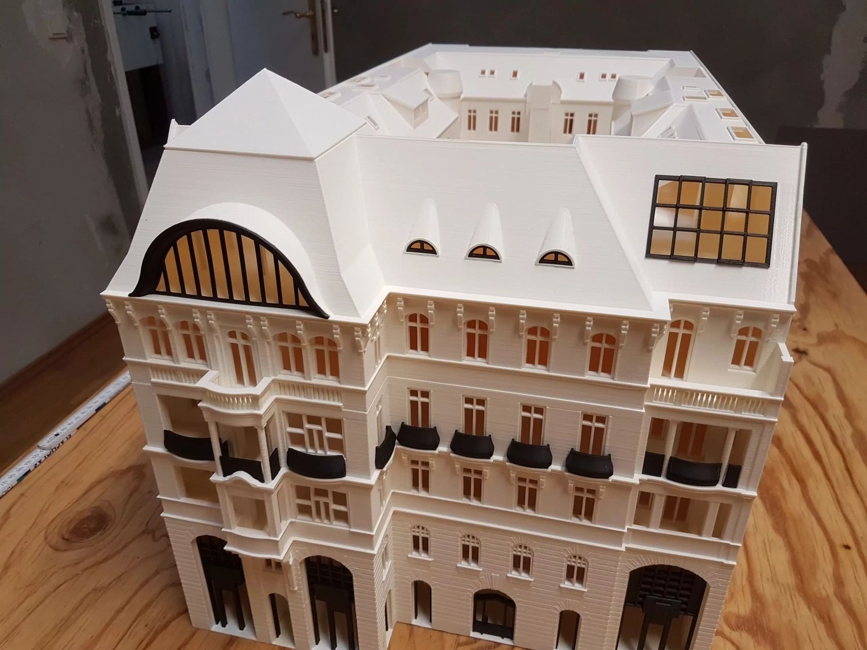 Vertriebsmodell- Uhland Palais